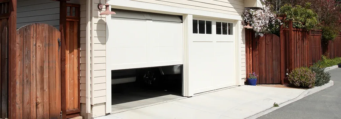 Repair Garage Door Won't Close Light Blinks in Deerfield Beach, Florida